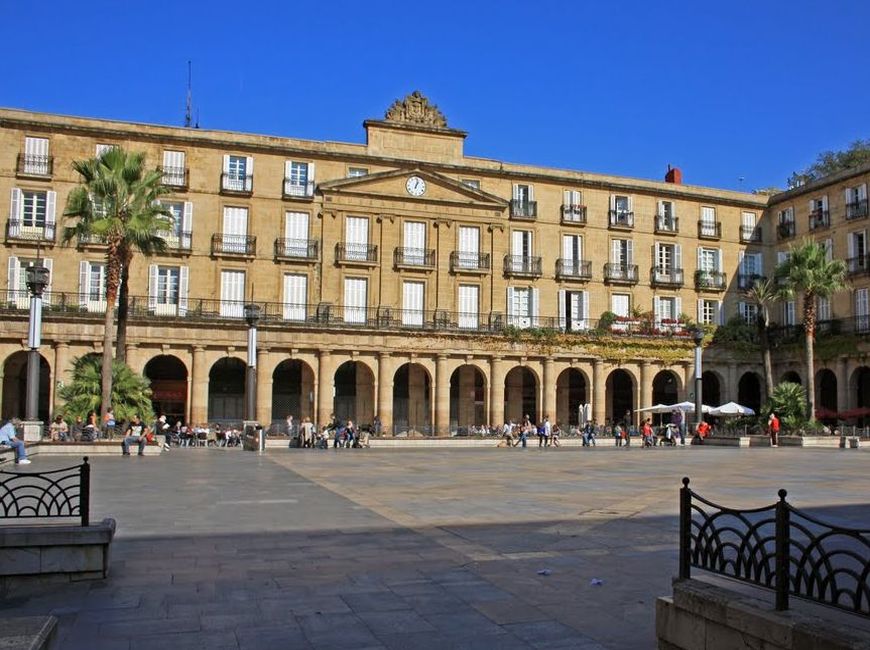 Plaza Nueva, Bilbao - Autorondreis - Baskenland, Cantabrië en Castilië en León